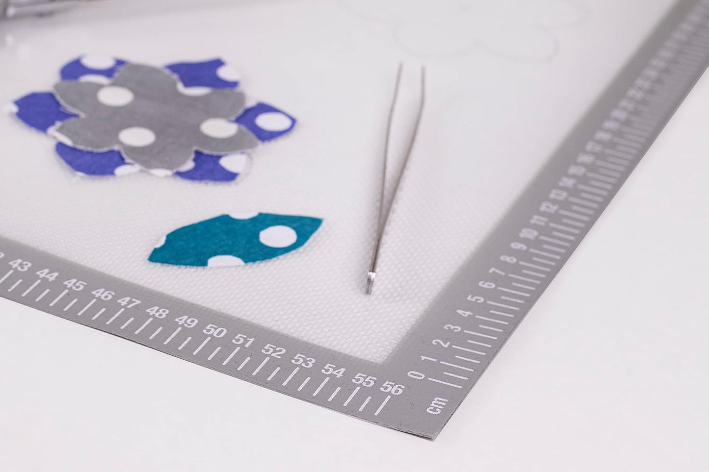 Milward Applique Fusing Mat  24 x 17” – 61 x 43cm