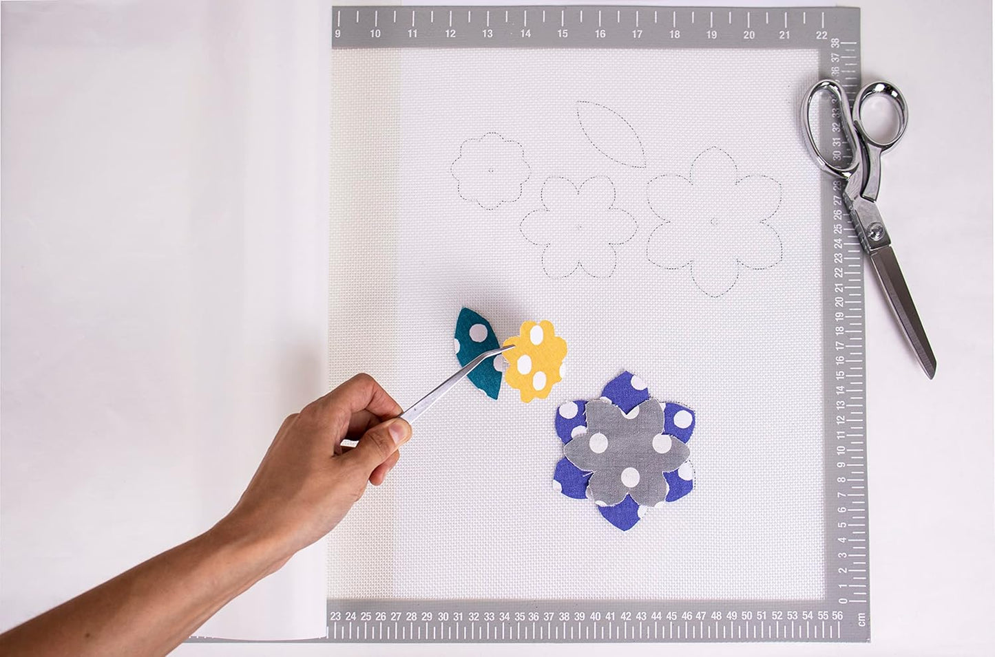 Milward Applique Fusing Mat  24 x 17” – 61 x 43cm